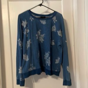 Lucky Brand floral sweatshirt size XL in blue with flower design. Super comfy!